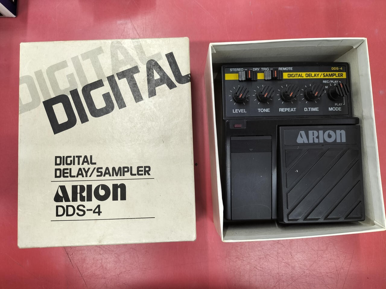 ARION DDS-4 Digital Delay Sampler Guitar Effects Pedal Made in Japan