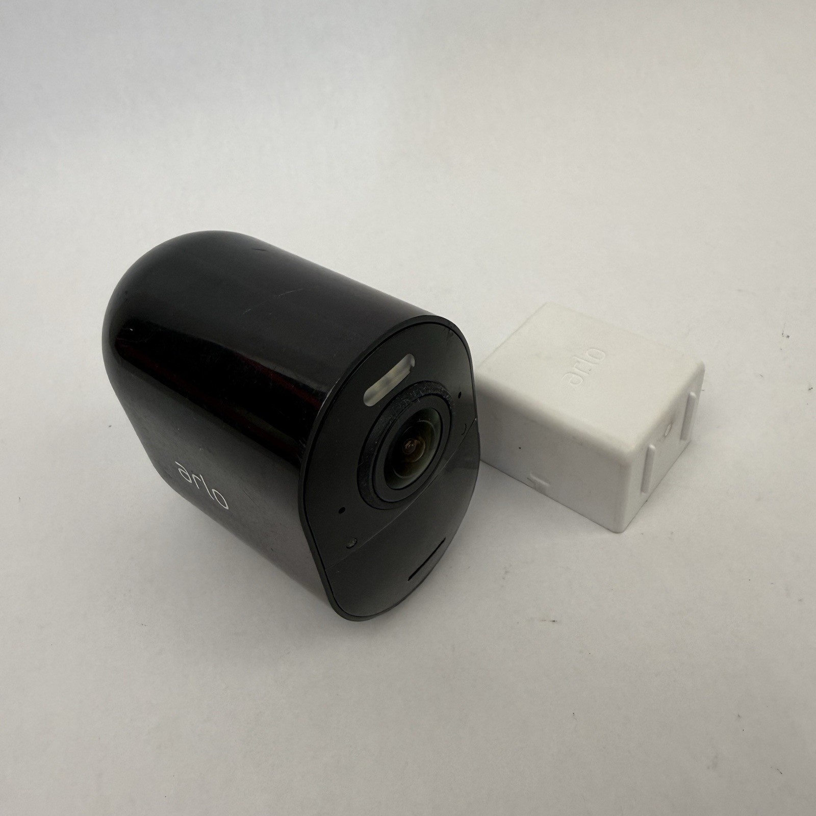 Arlo Ultra VMC5040 4K UHD Wire-Free Security Camera Black w/ Battery