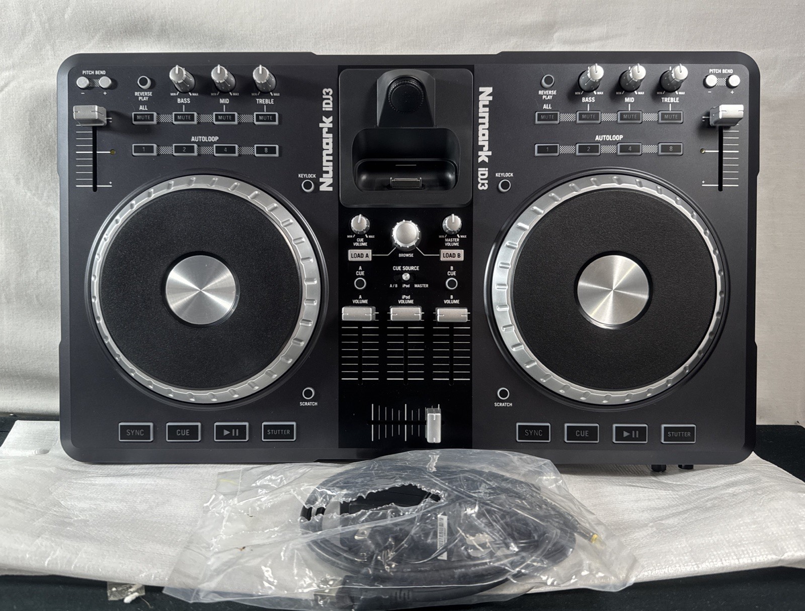 Numark iDJ3 Digital DJ Controller for PC and iPod - W/ Power Supply - Tested