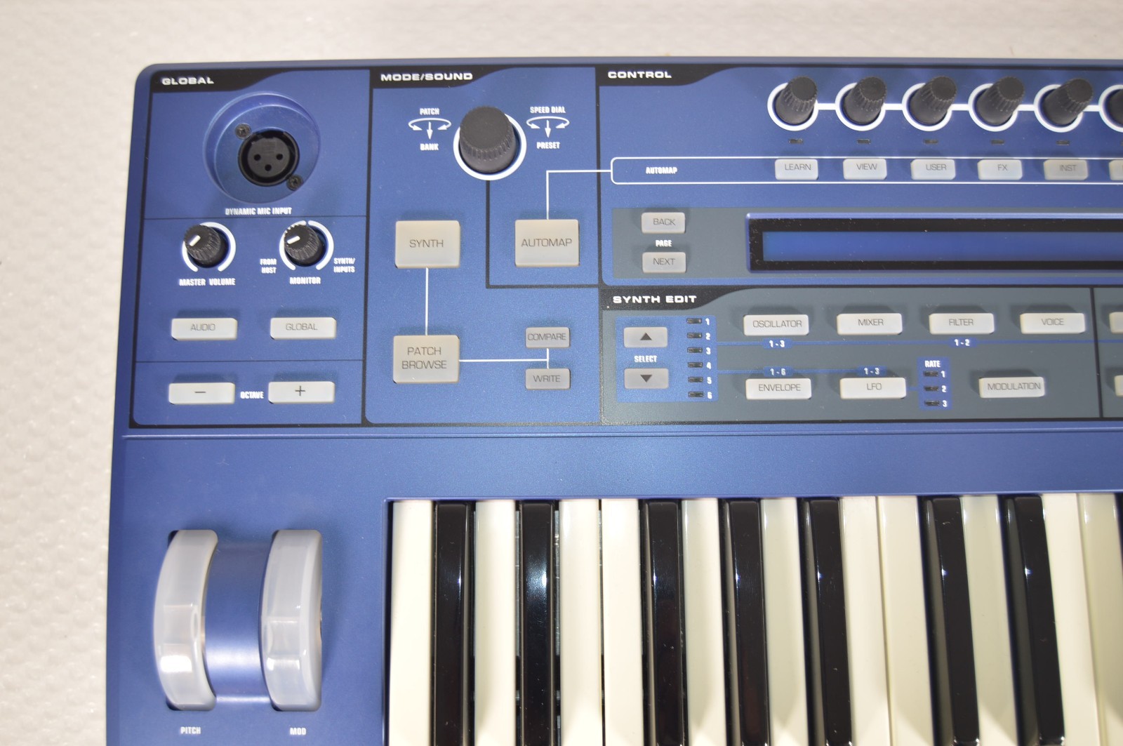 Novation ULTRANOVA Synthesizer Vocoder Blue Keyboard Tested W \ Soft Case Mic