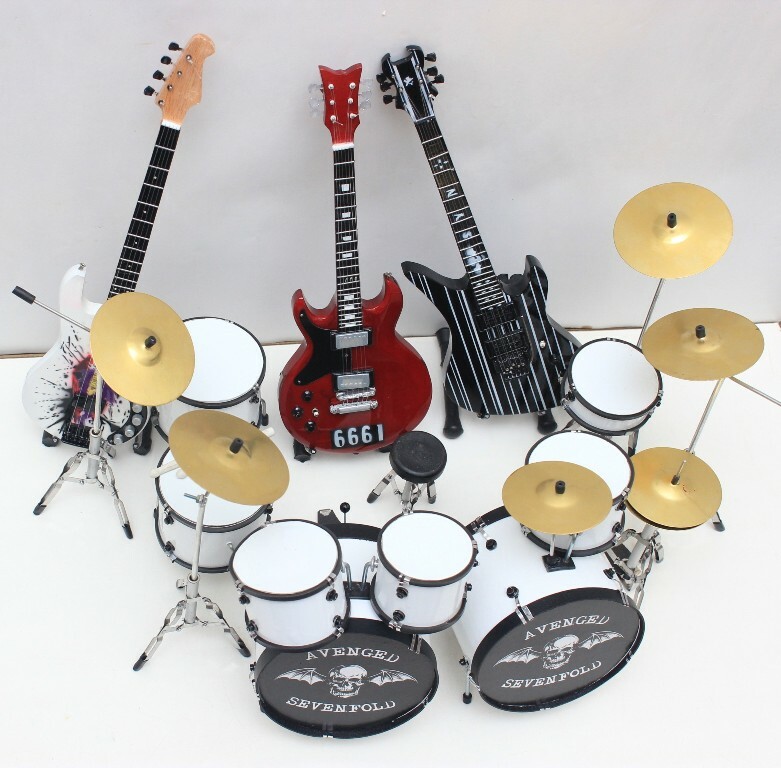 Miniature Drum Set Kit 2 Guitar and 1 Bass Guitar Replica for Display Only 1/6
