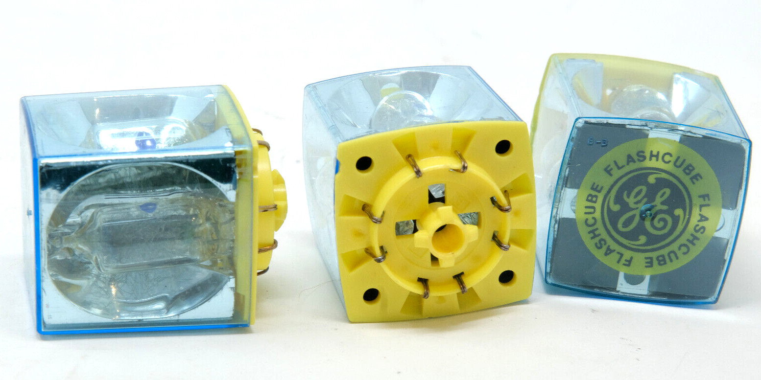 GE Unused FlashCubes in Worn Box