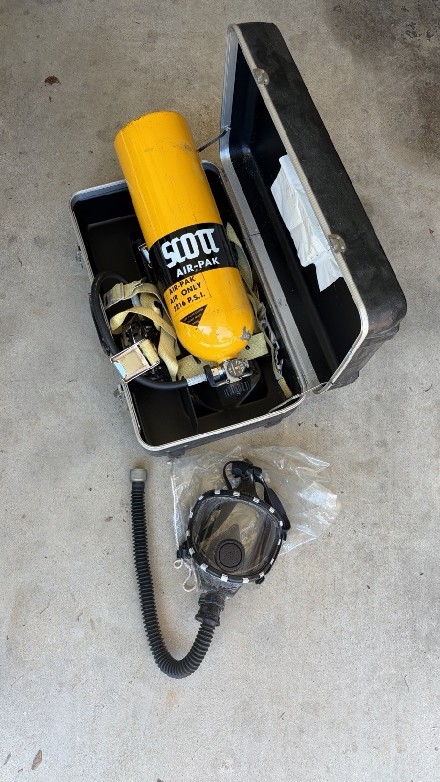 Vintage Scott Scba Airpack With Case