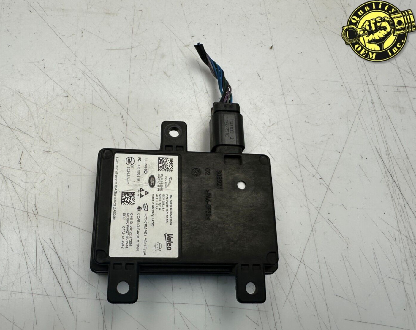 2016-2020 JAGUAR XE XF F-PACE REAR LEFT / RIGHT BLIND SPOT SENSOR CONTROL MODULE