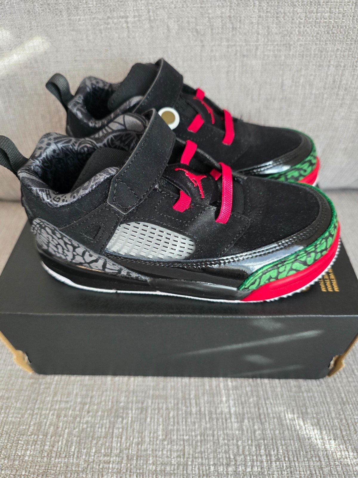 JORDAN SPIZIKE LOW CEMENT - BLACK/VARSITY RED FQ3952-060-SIZE 10C