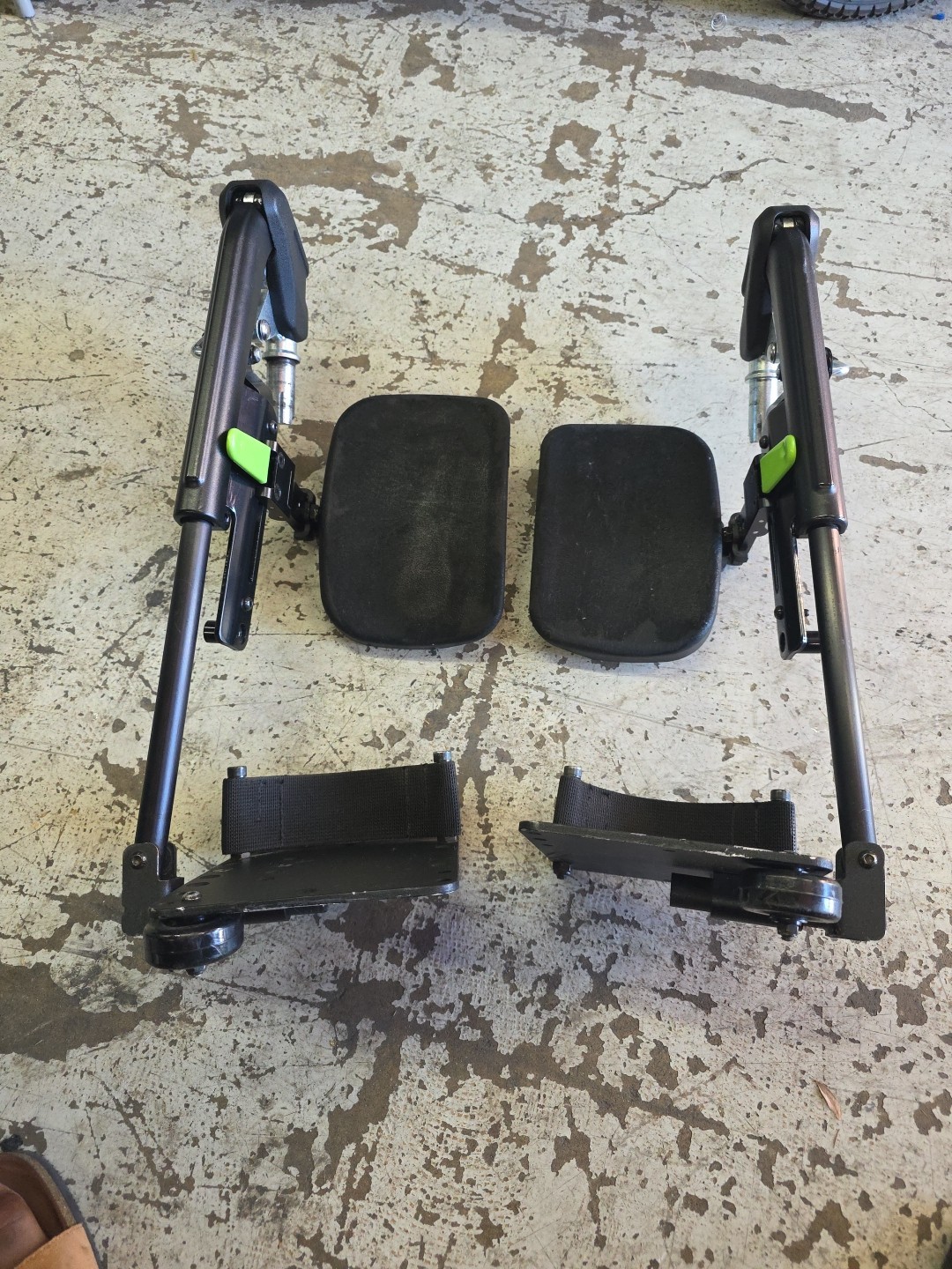 Motion Concept Manual Elevated Legrest Invacare TDX Sp2, ROVI