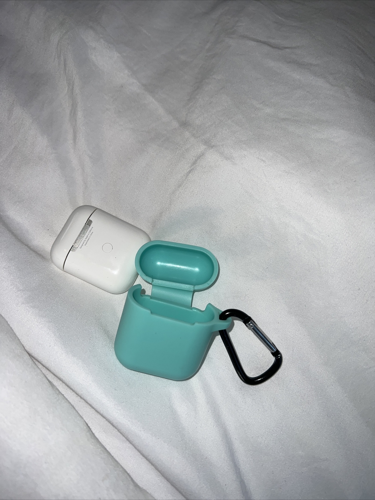 Apple airpod First Generation charging case only