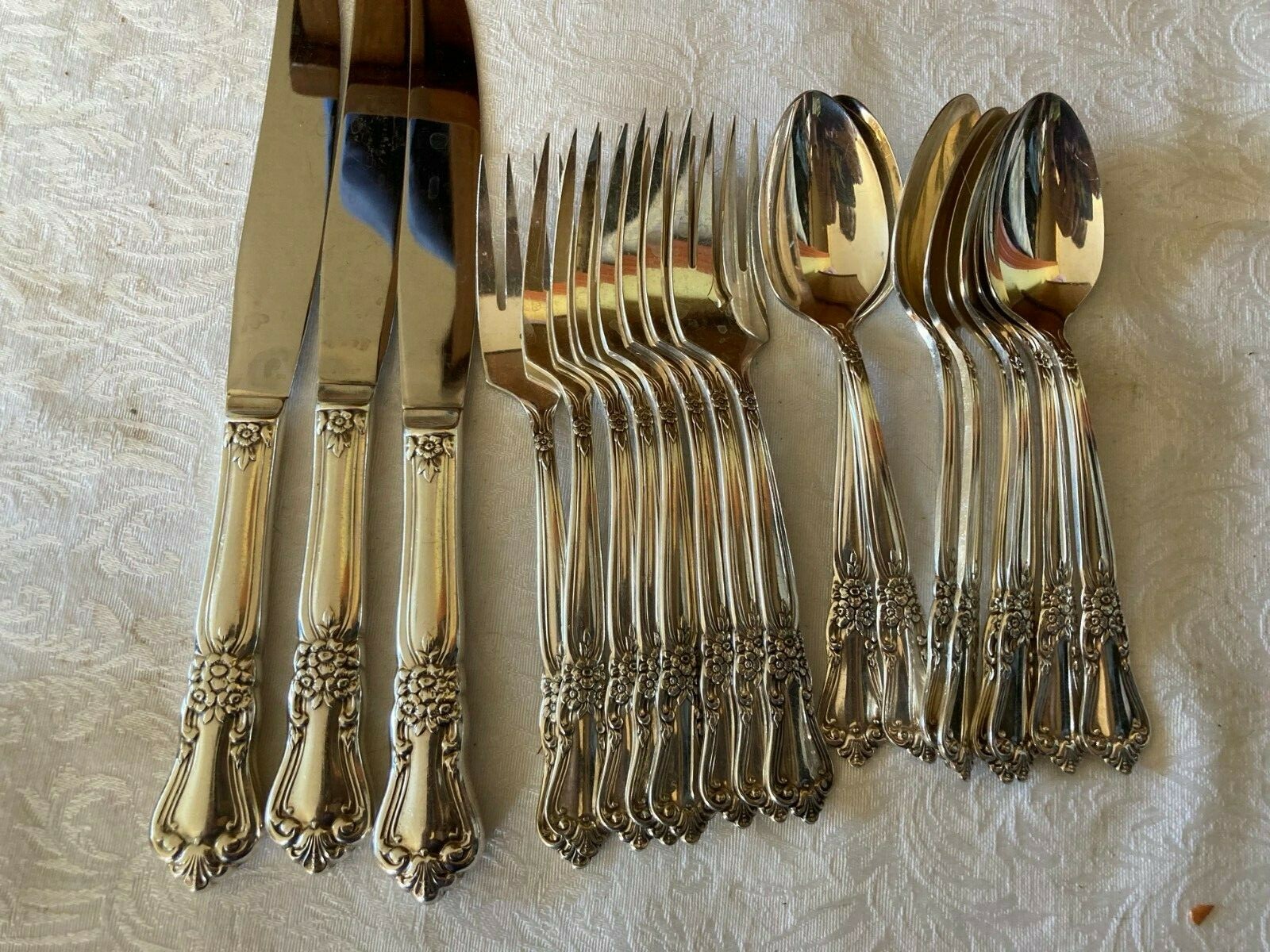Rogers Oneida sectional Valley Rose flatware 19 pc