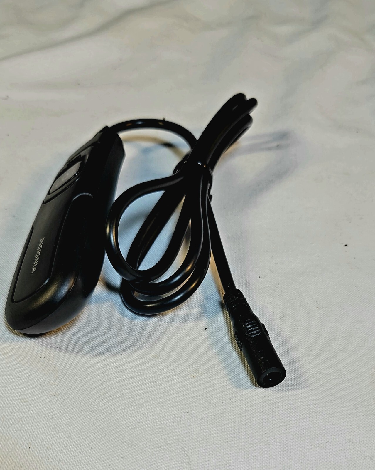INSIGNIA 3 Ft Wired Universal Shutter Remote (Model NS-USR1) 17D25A