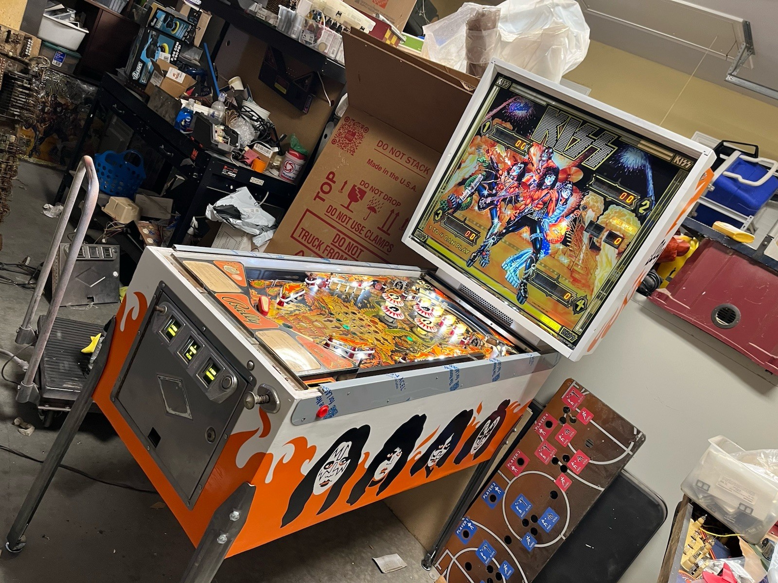 CUSTOM Restored Kiss Pinball Machine PLAYS REAL KISS MUSIC! FREE SHIPPING