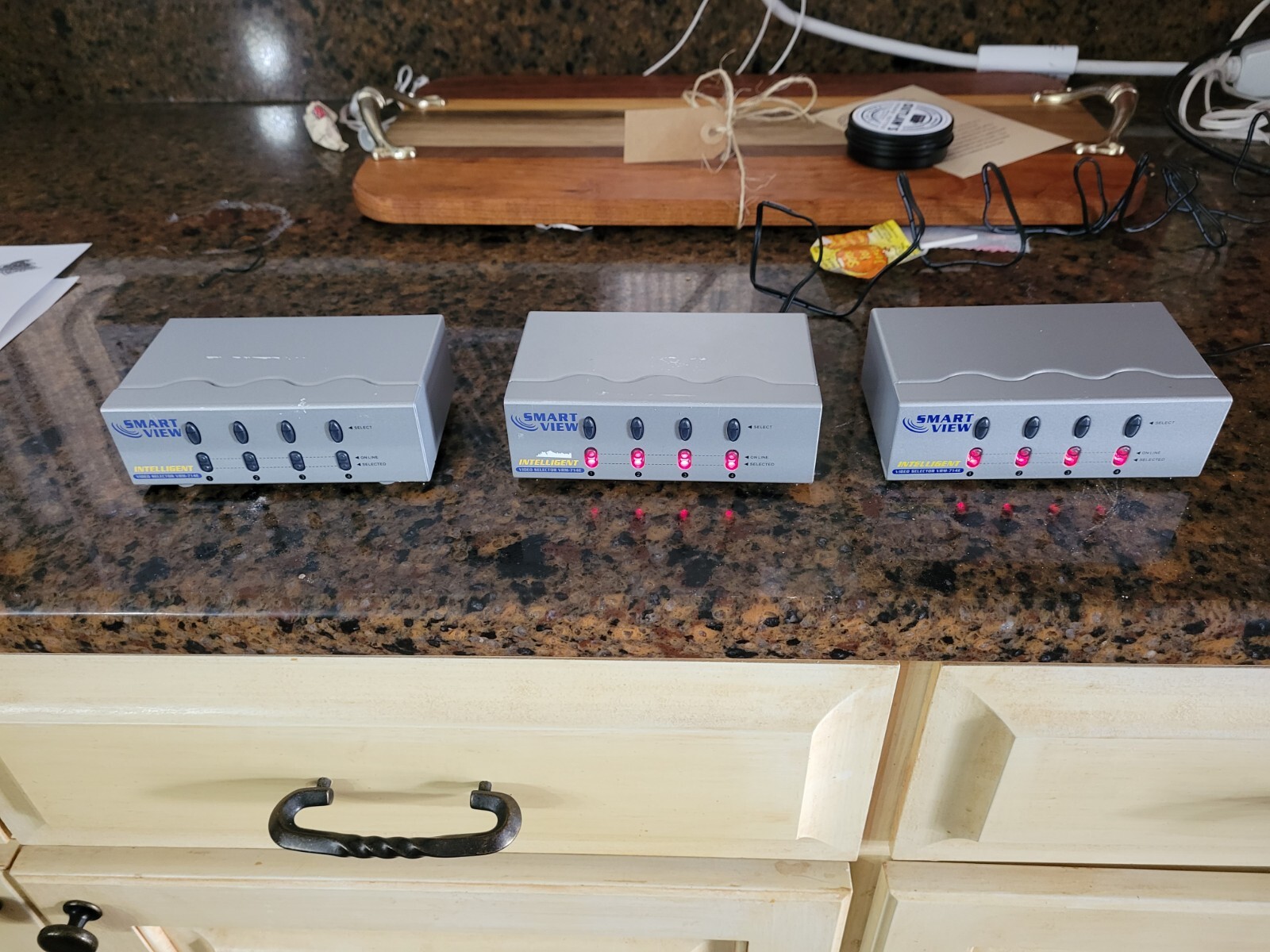 Smart View - Intelligent Video Selector VRM-714E with AC adapters