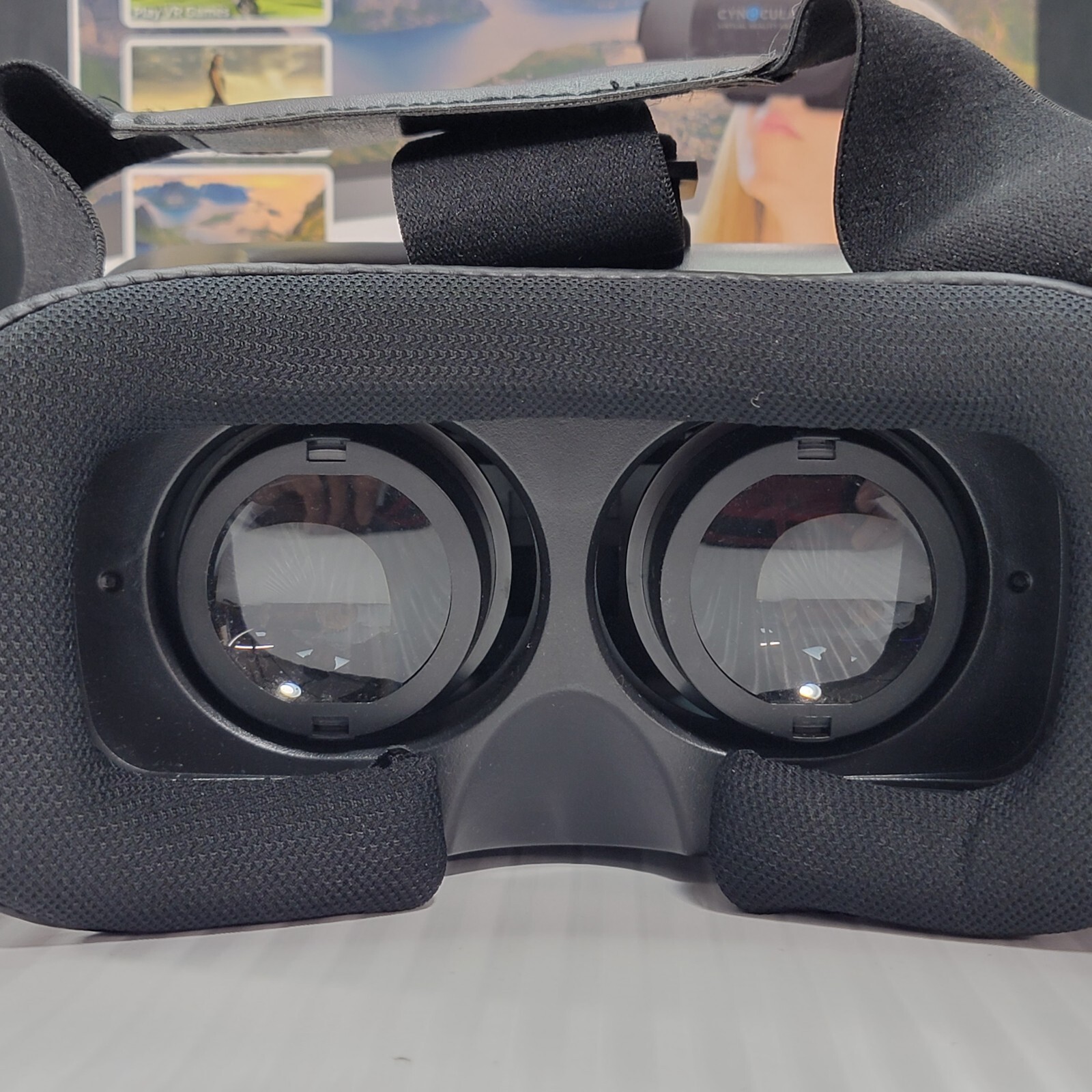 Cynoculars Virtual Reality 3D Headset Wireless - Gaming Remote Compatible