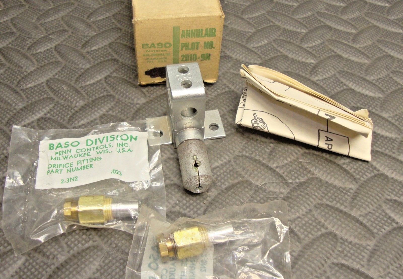 NEW Baso Penn Pilot Burner 2D10-9N also 2-3N2