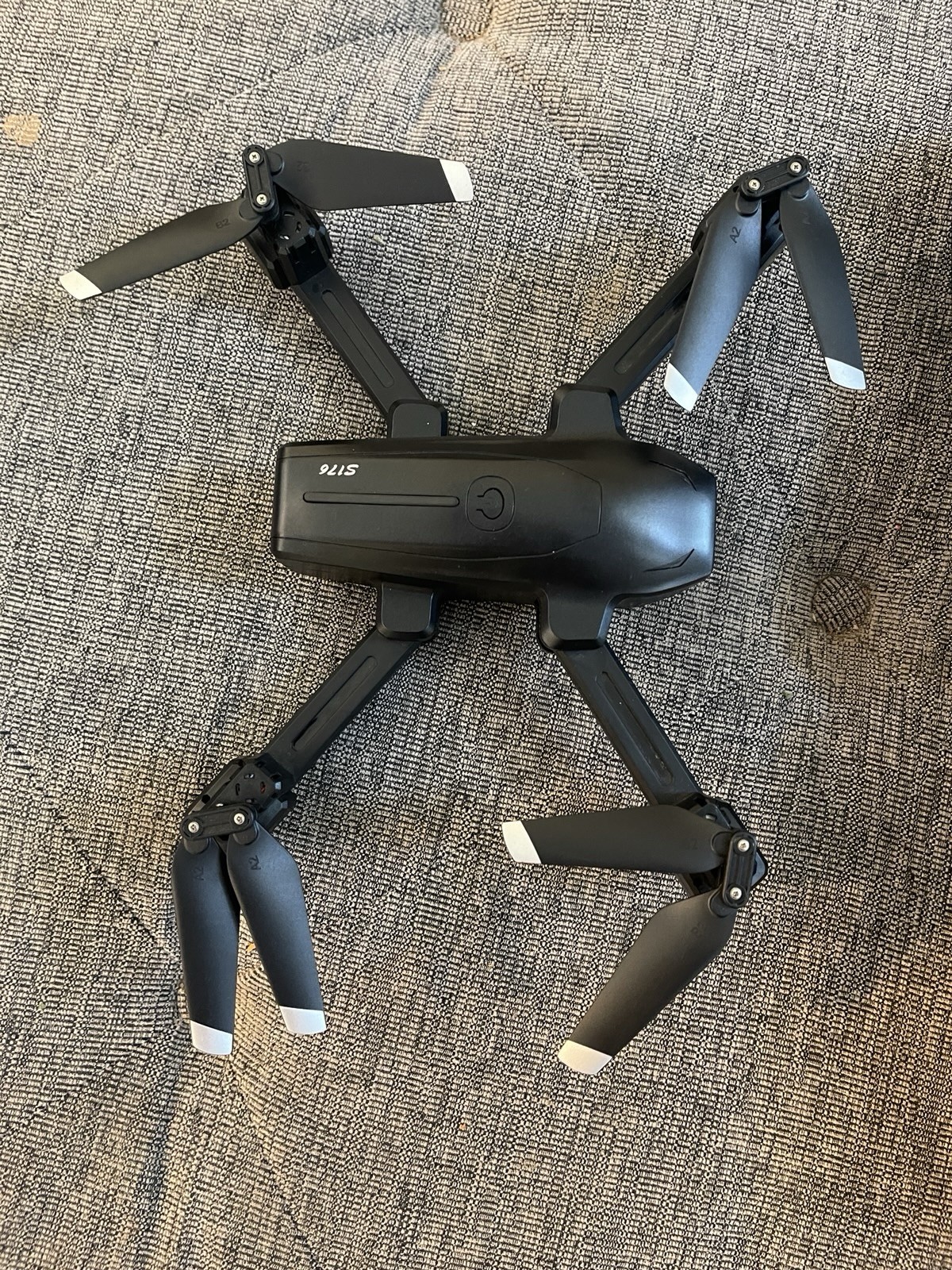 Sky S176GPS Foldable GPS Quadcopter Drone with Carrying Case