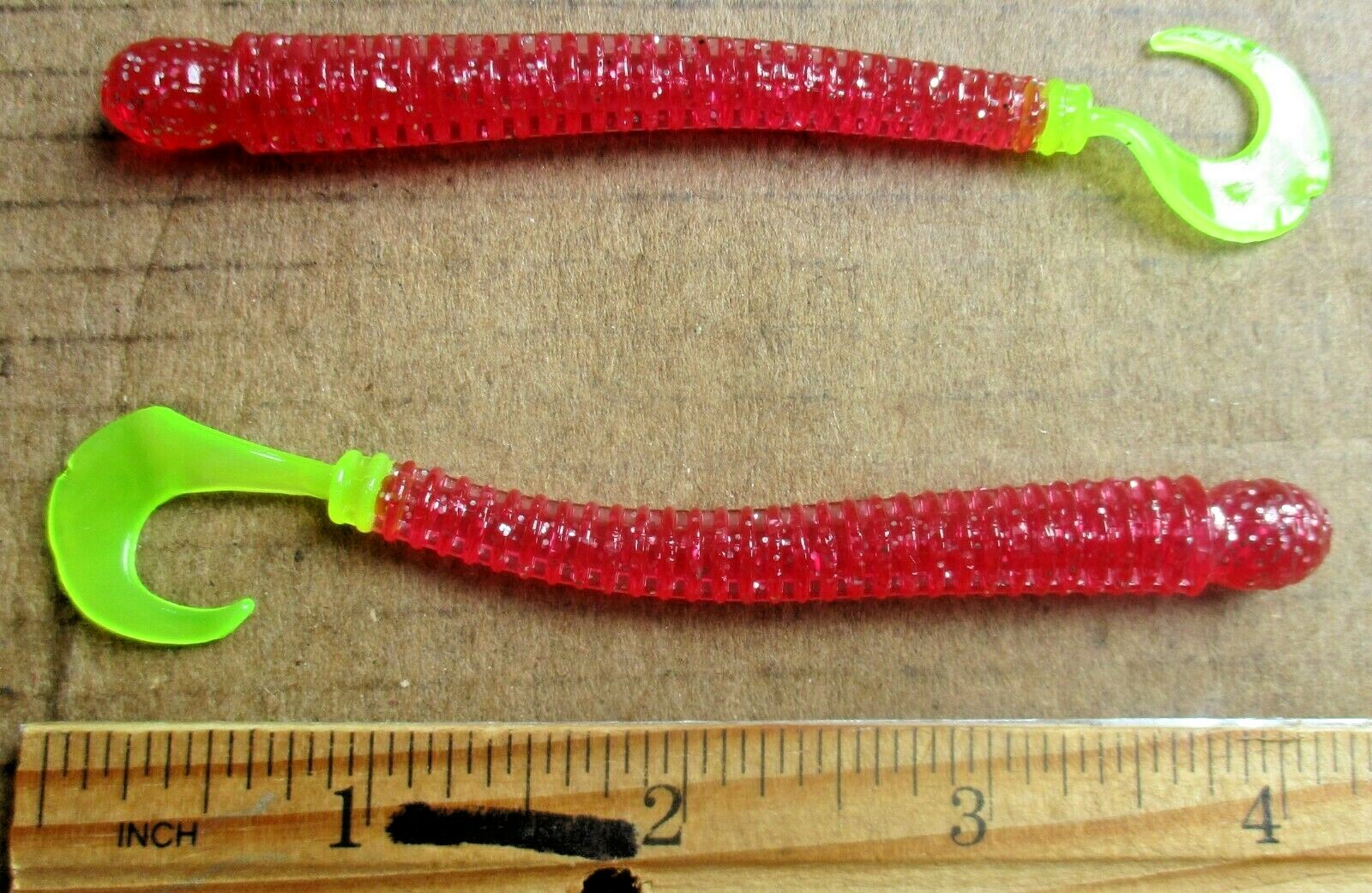 10ct RED CHARTREUSE Tail 4" RINGWORMS Bass Lures Finesse Ringed Worm Walleye
