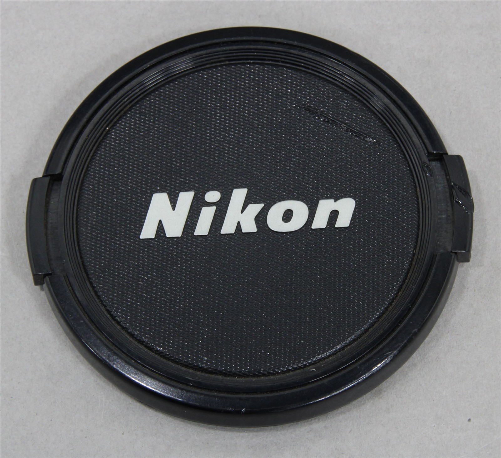 Genuine NIKON 62mm Snap-On/Clip-On PLASTIC FRONT LENS CAP Silver Lettering JAPAN