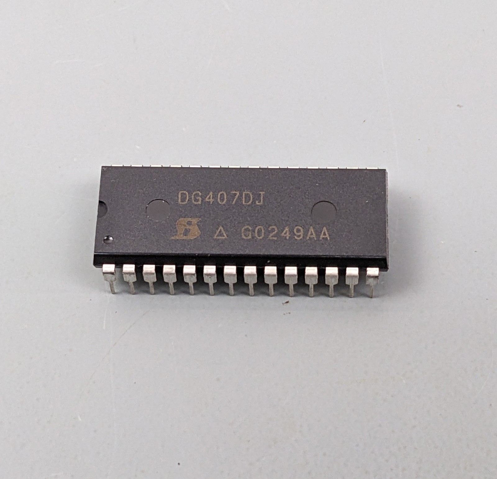 Intersil DG407DJ Dual 8x1 Multiplexer / Analog Switch
