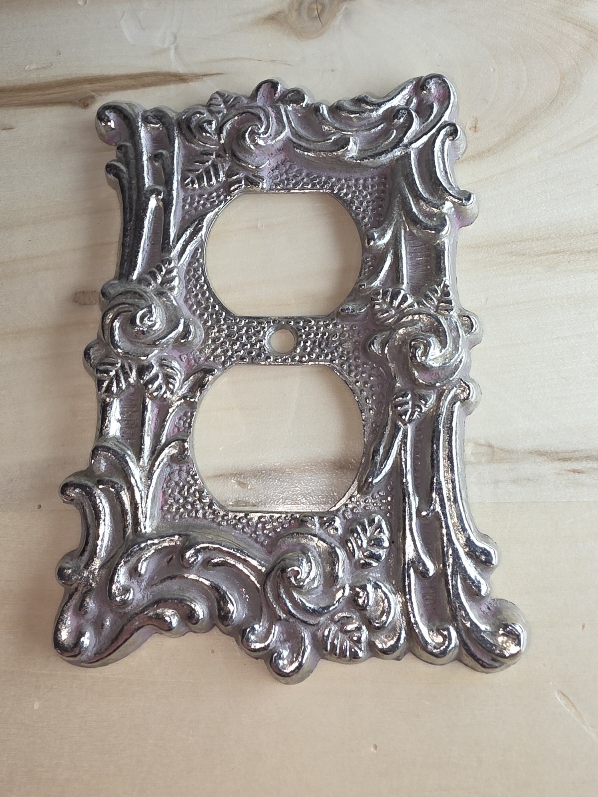 American Tack & Hardware Metal Outlet Cover Ornate Roses 60s 5” X 3-1/4” Vintage