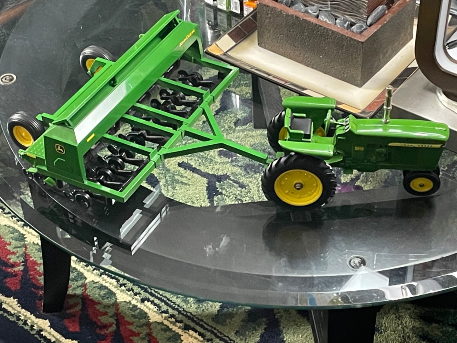 1:16 SCALE DIECAST METAL TRACTOR MODEL