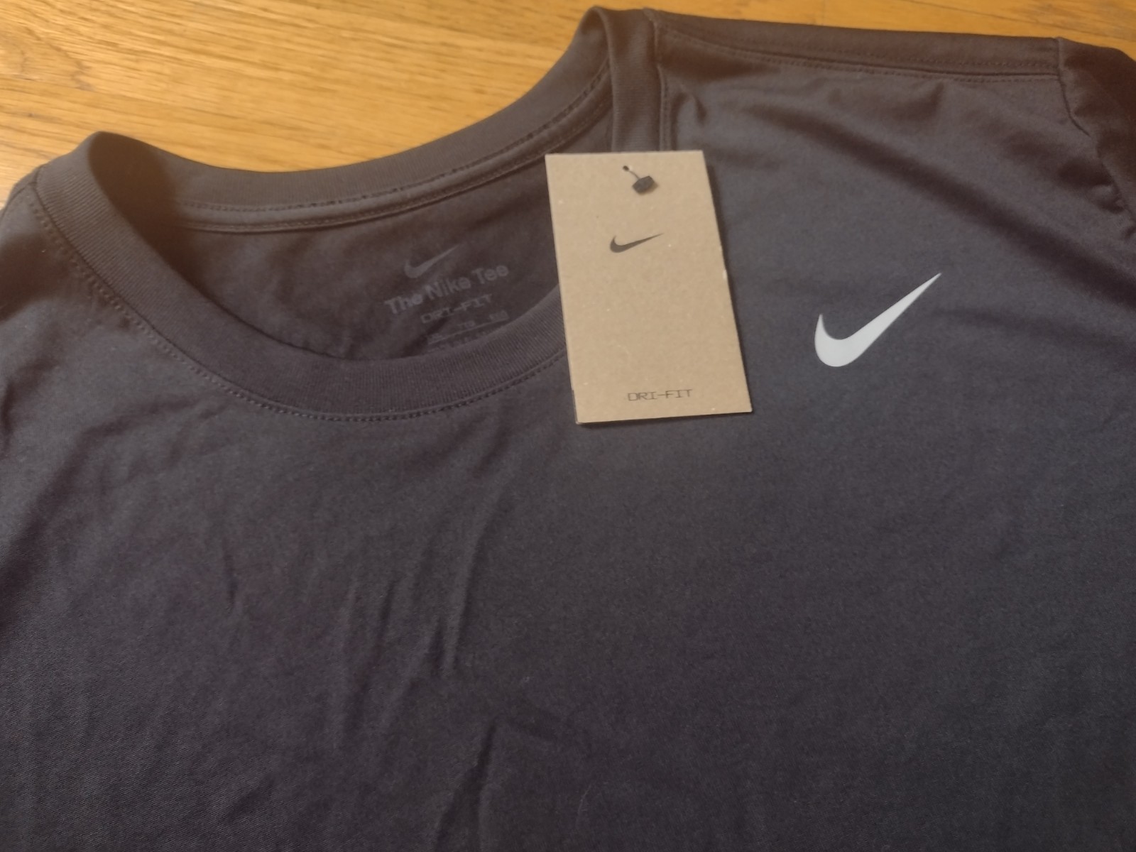 NWT, Nike Men's Dri-FIT Legend Short Sleeve Training T-Shirt  Style # DX0989-010