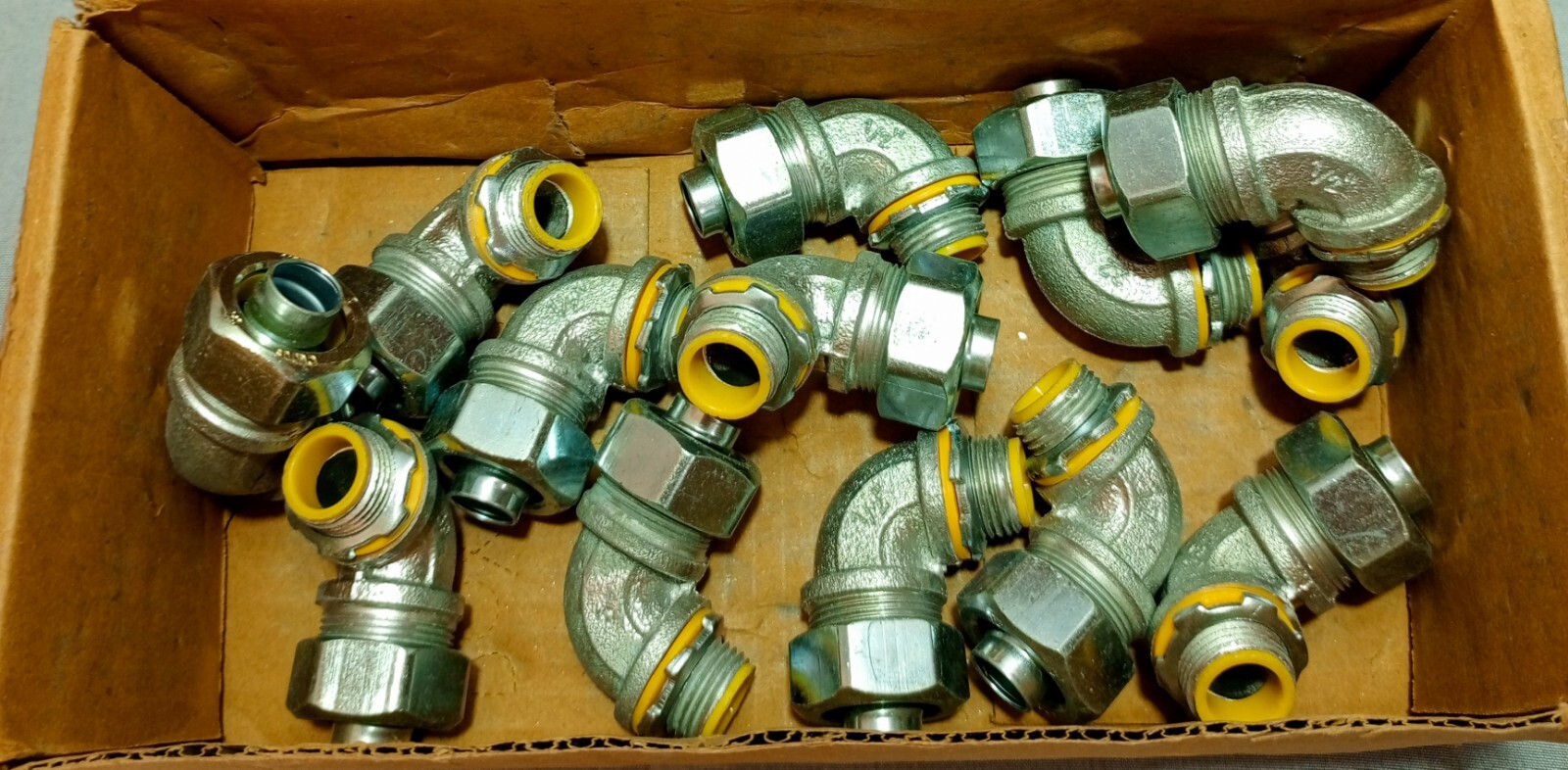 Lot Of 13 Eaton Crouse Hinds LTB5090 90° Angle Male Connector