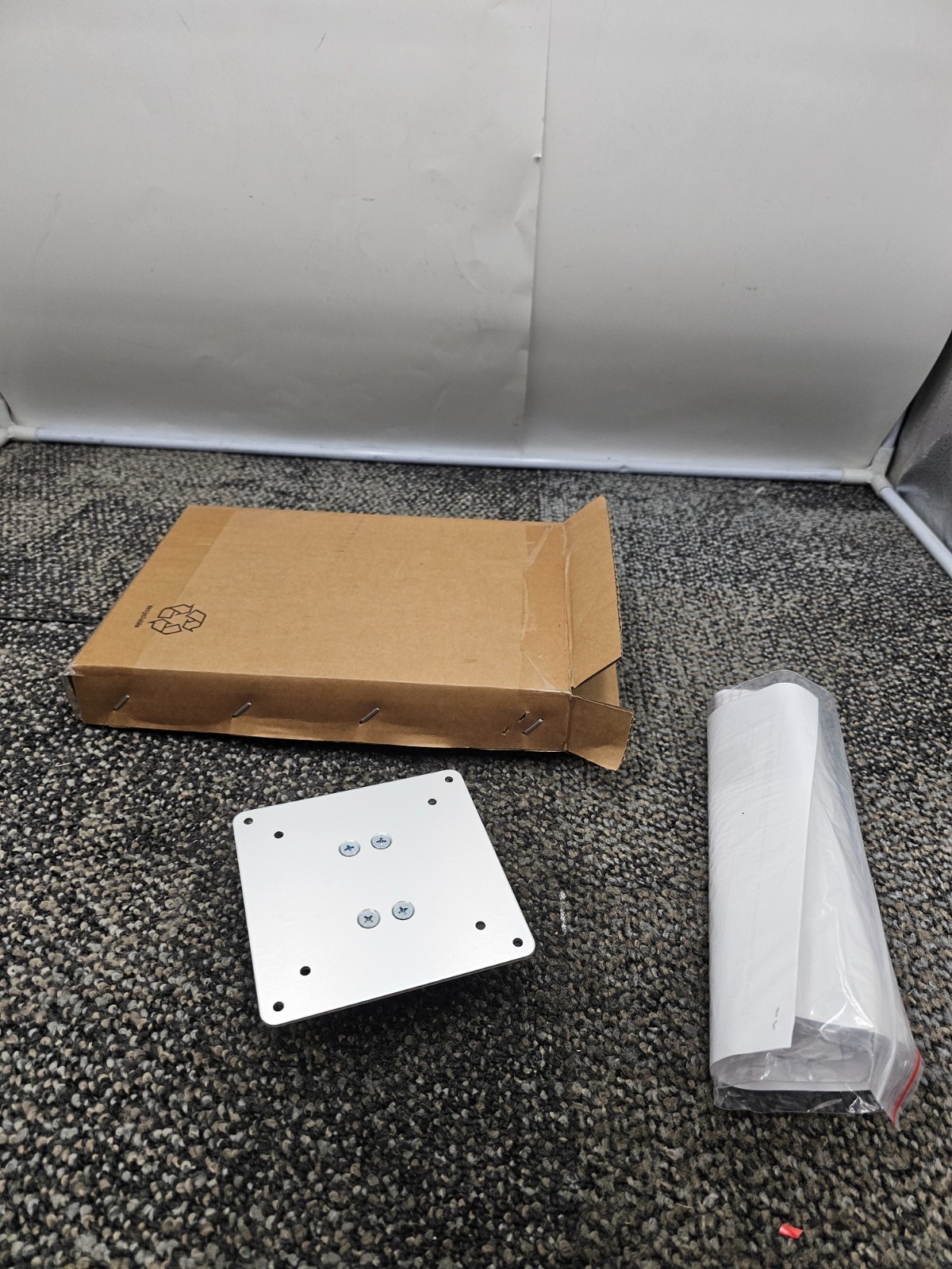 GCX FLP-0001-10C Mounting Accessory Fixed Flush Mount for VESA 75/100