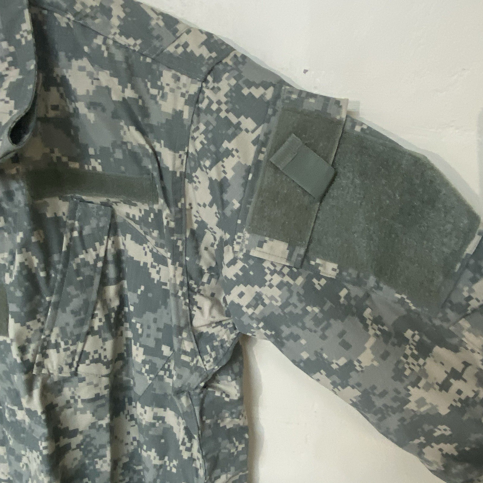 US Army ACU ( Medium Regular ) Combat Uniform Blouse Jacket Top