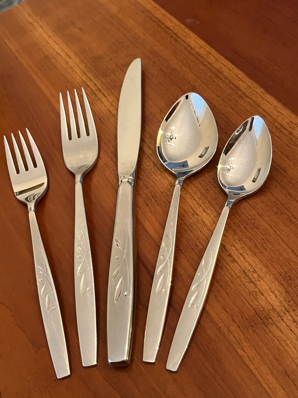 Oneida WILL O'WISP   Cube Heirloom Glossy  Stainless Flatware - Choice