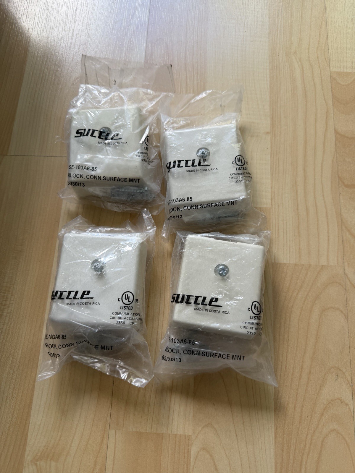 Suttle Se-103A6-85 Block Conn Surface Mnt 4 Pieces