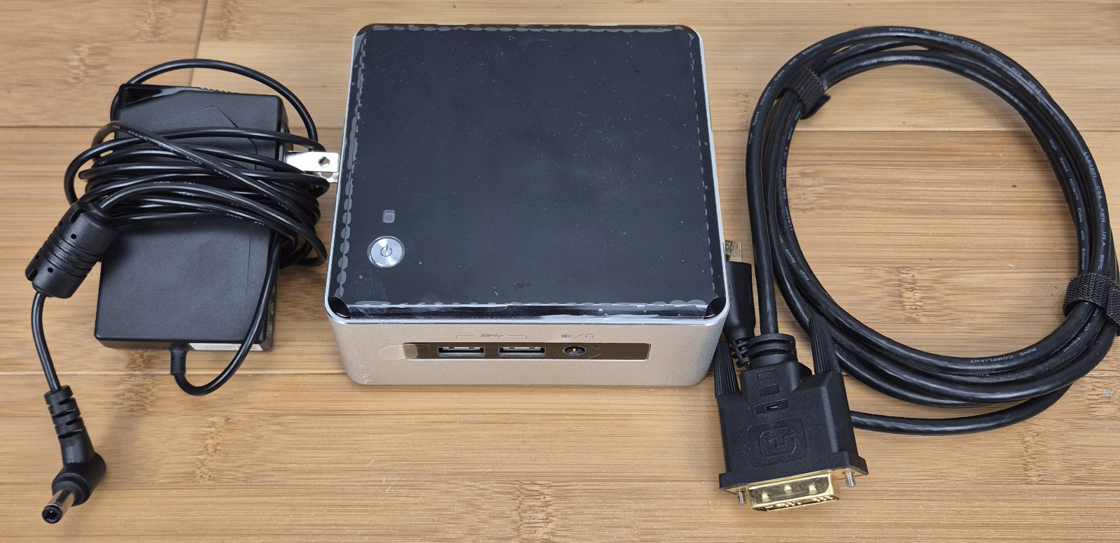 Intel NUC NUC5i5RYH i5-5250U 1.6GHz-2.7GHz 8GB RAM 240GB SSD W10Pro w/Power&DVI