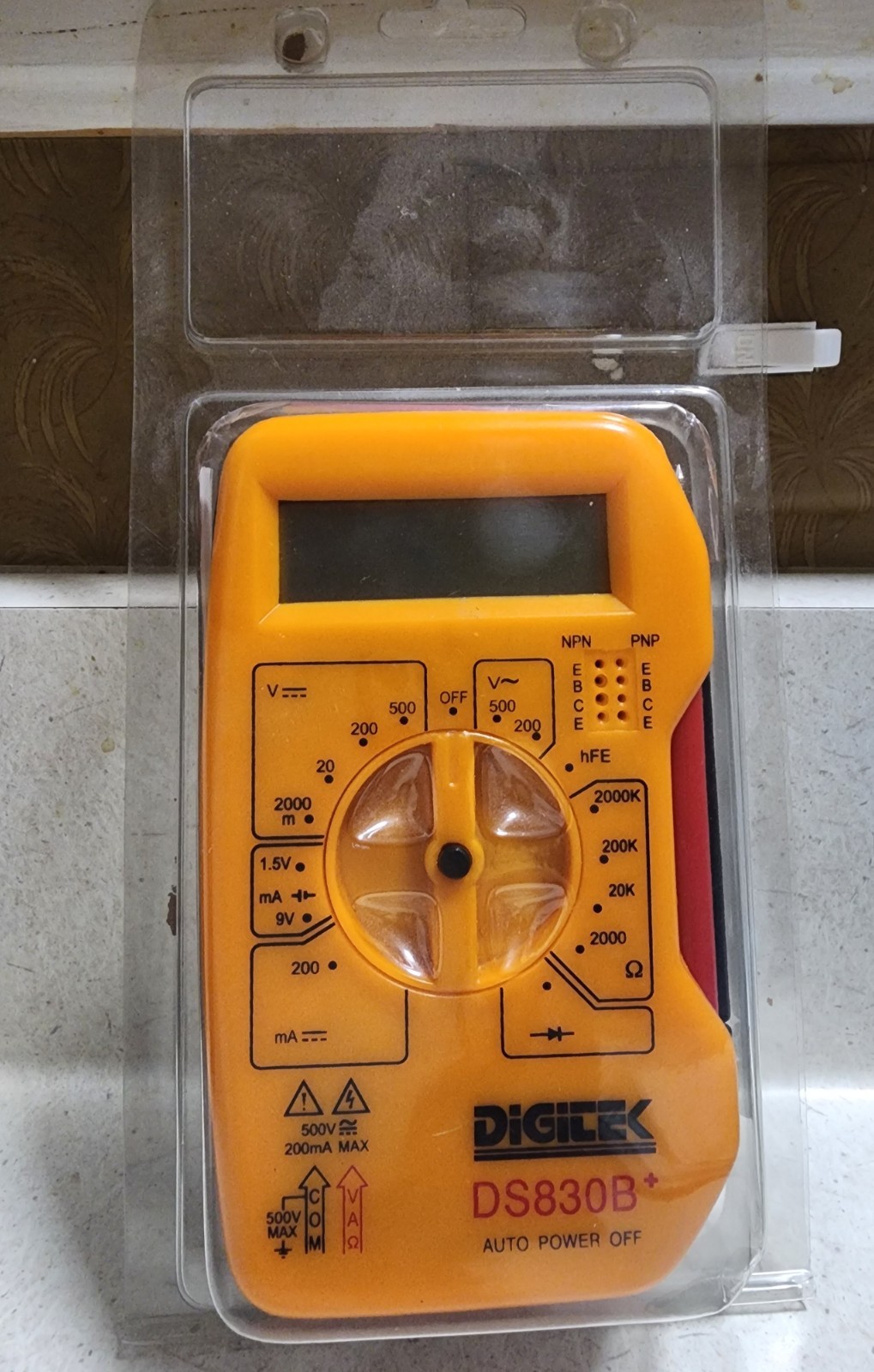 Digitek DS830B+ Multi-meter