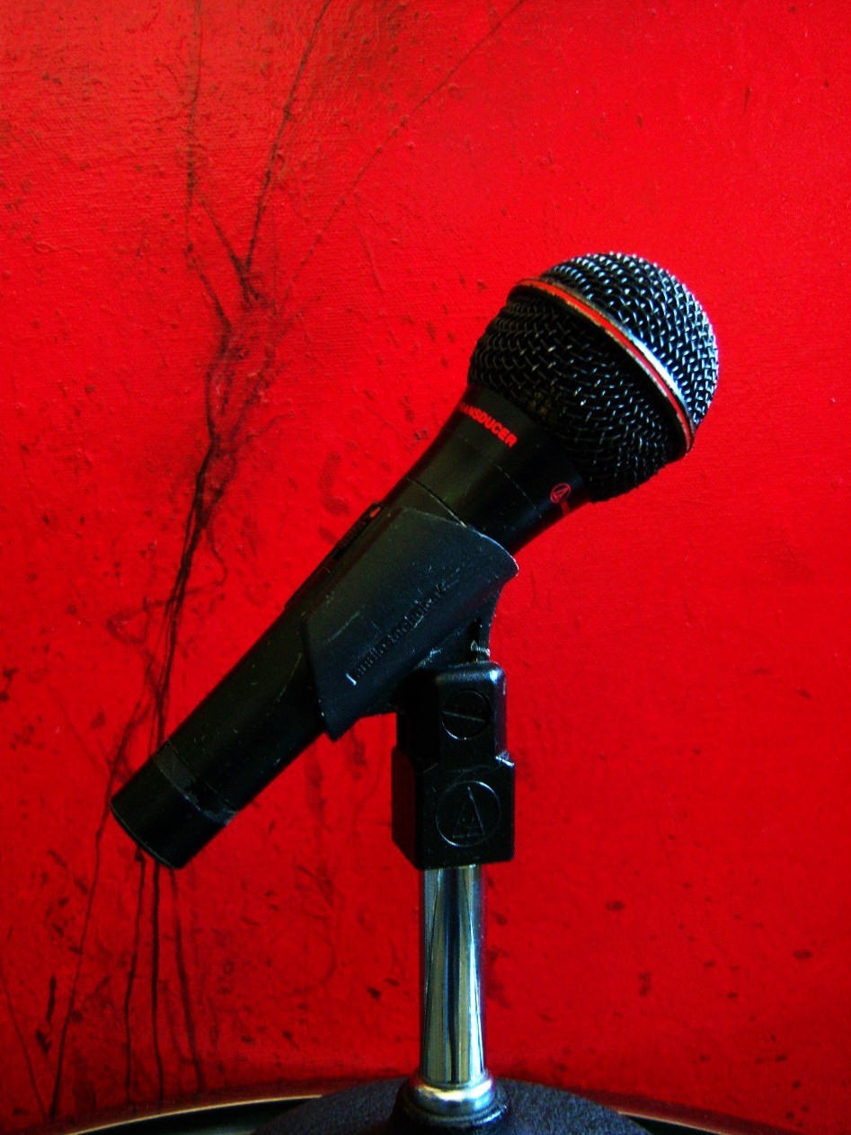 1990's Audio Technica Pro 10 dynamic cardioid microphone Lo Z w mic clip AKG # 1