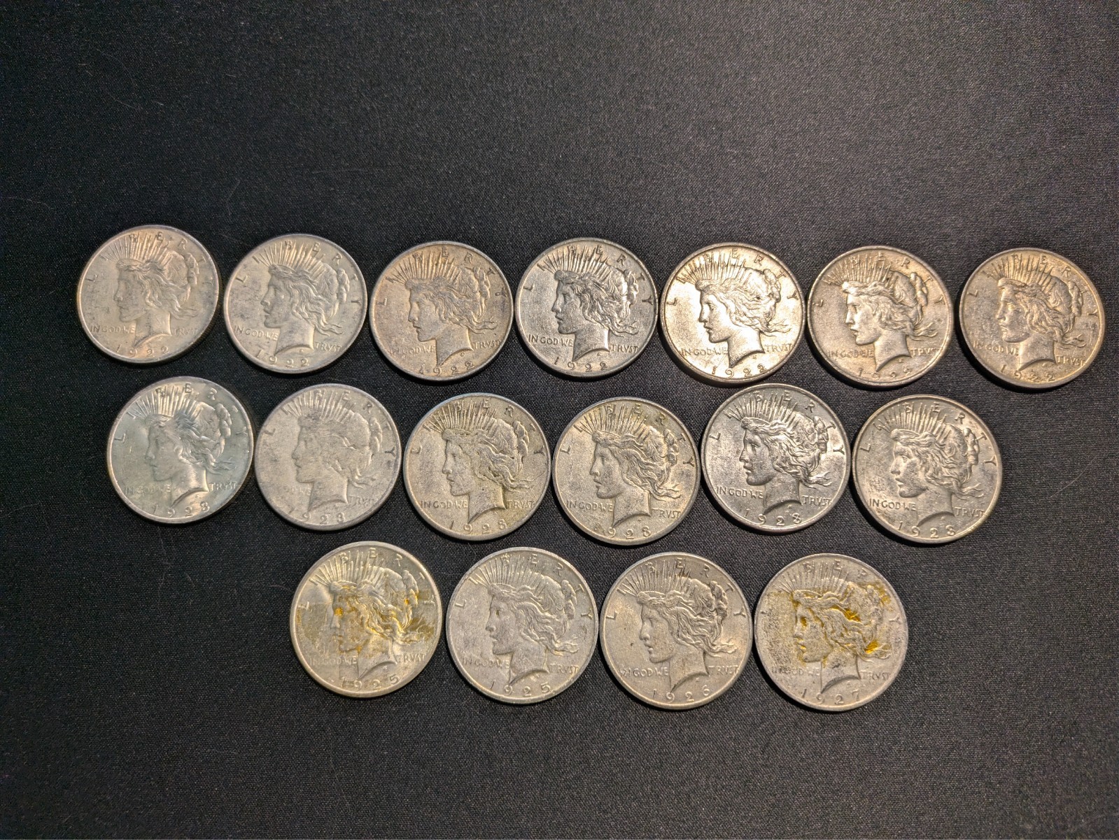 Lot of 17 1922-1927 Silver Peace Dollars - Circulated
