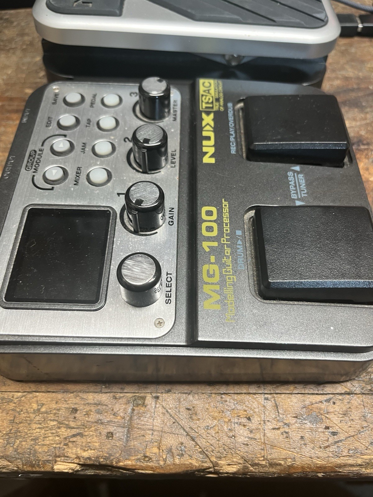 Mix MG 100 Modeling Guitar Processor Guitar Effects Pedal