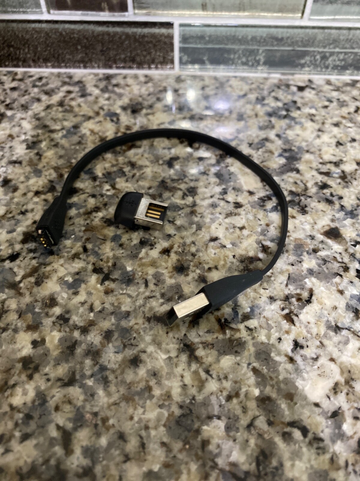 Fitbit FB150 USB Bluetooth Wireless Sync Dongle & Charger Cable for FB404SLL