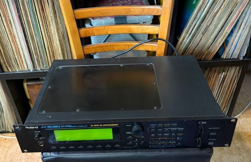 Roland JV-2080 Synth Module Rack LCD Excellent Tested Working from Japan