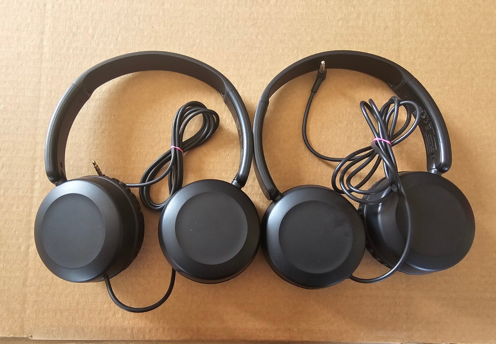 2x JVC  HA-S31M Powerful Sound Wire Headphones