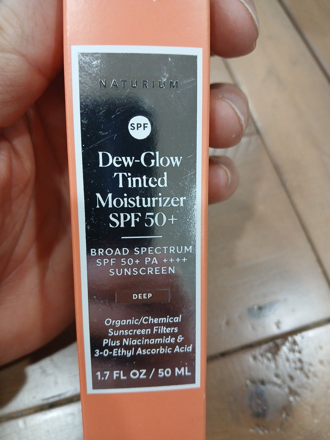 Naturium Dew Glow Moisturizer SPF 50  Sunscreen .7oz 20mL 11/26