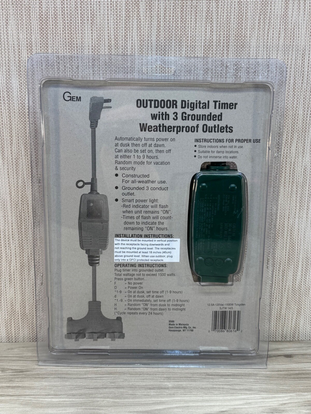 Gem CAT NO 0599 Digital Outdoor Timer 3 Grounded Outlets 60ft Transmitter Range