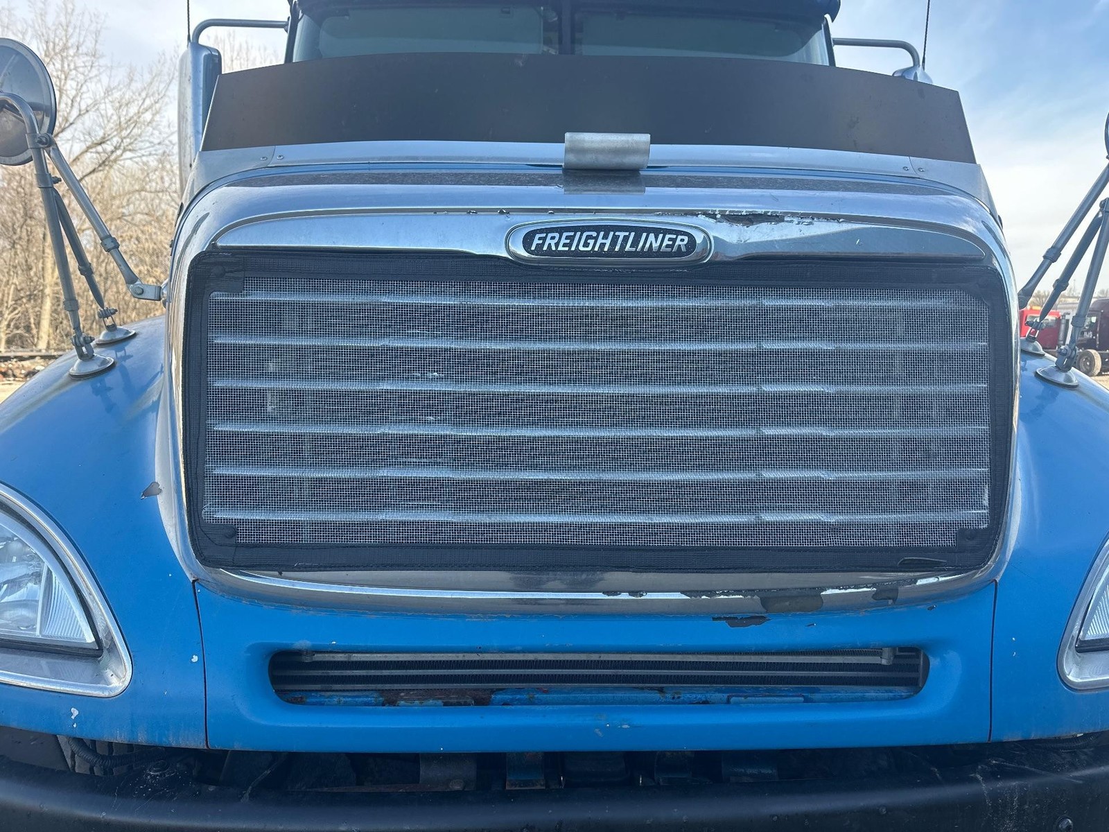 2001-2020 Freightliner COLUMBIA 120 Grille - Used
