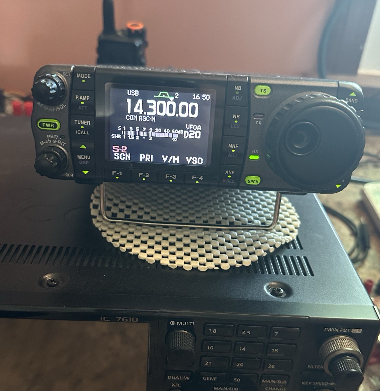 Icom IC-7000 All Mode Transceiver HF/VHF/UHF 50/144/430MHZ
