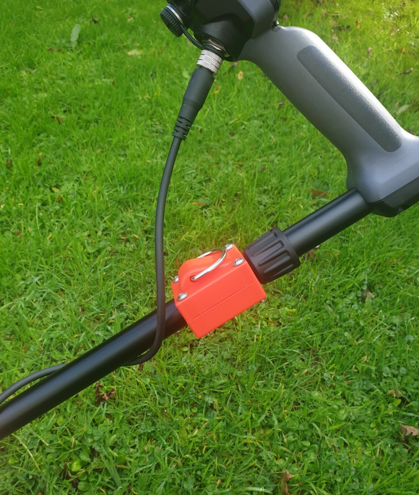 Minelab Equinox Shaft Tether