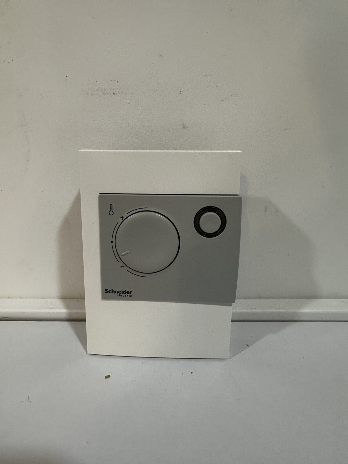 Schneider STR Room Temperature Sensor STR505 004606100