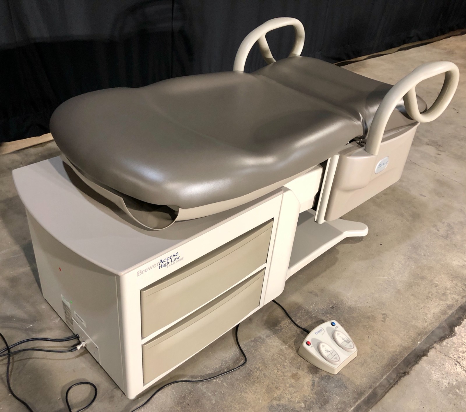Brewer 6500 Access High-Low Exam Table
