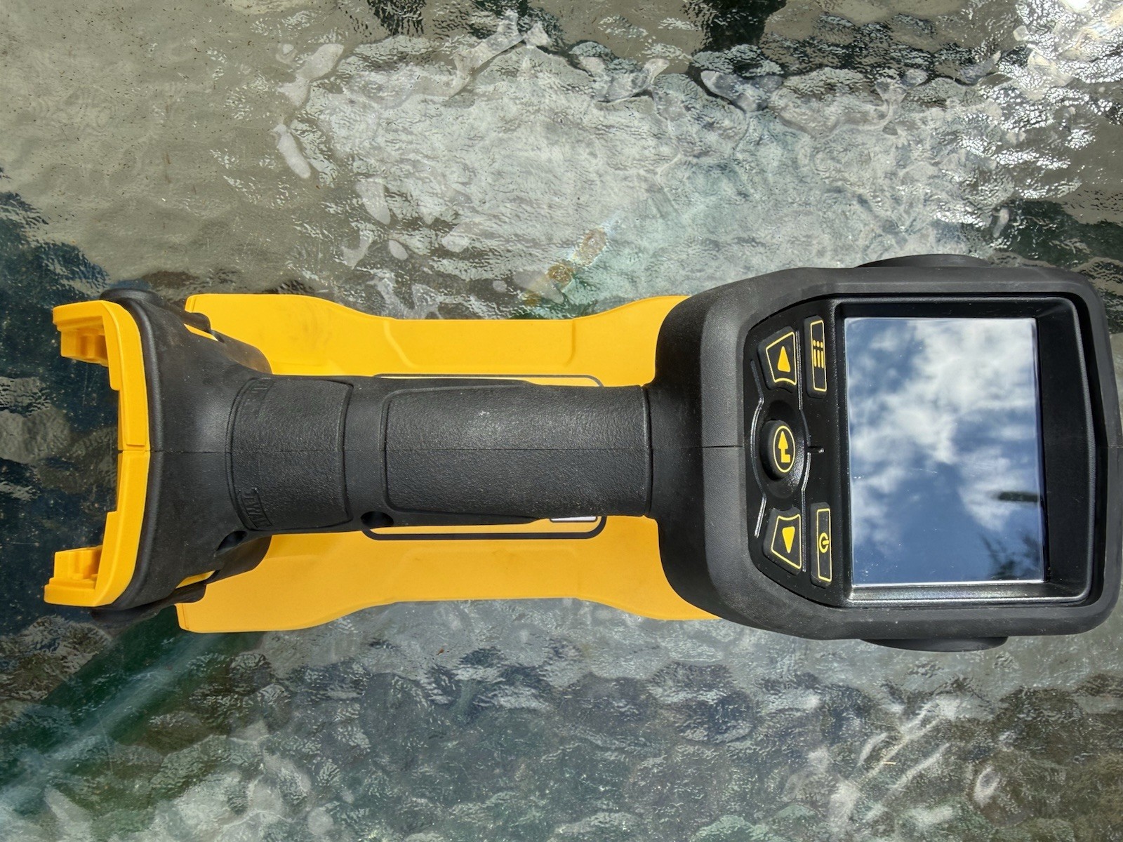 DEWALT-DCT419S1-Hand-Held-Scanner