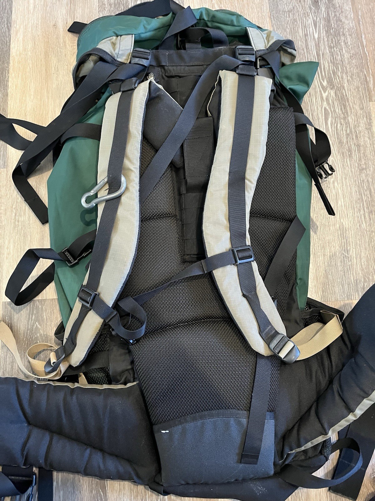 REI INTERNAL FRAME Large Backpack Bag Hiking Camping Black/Green