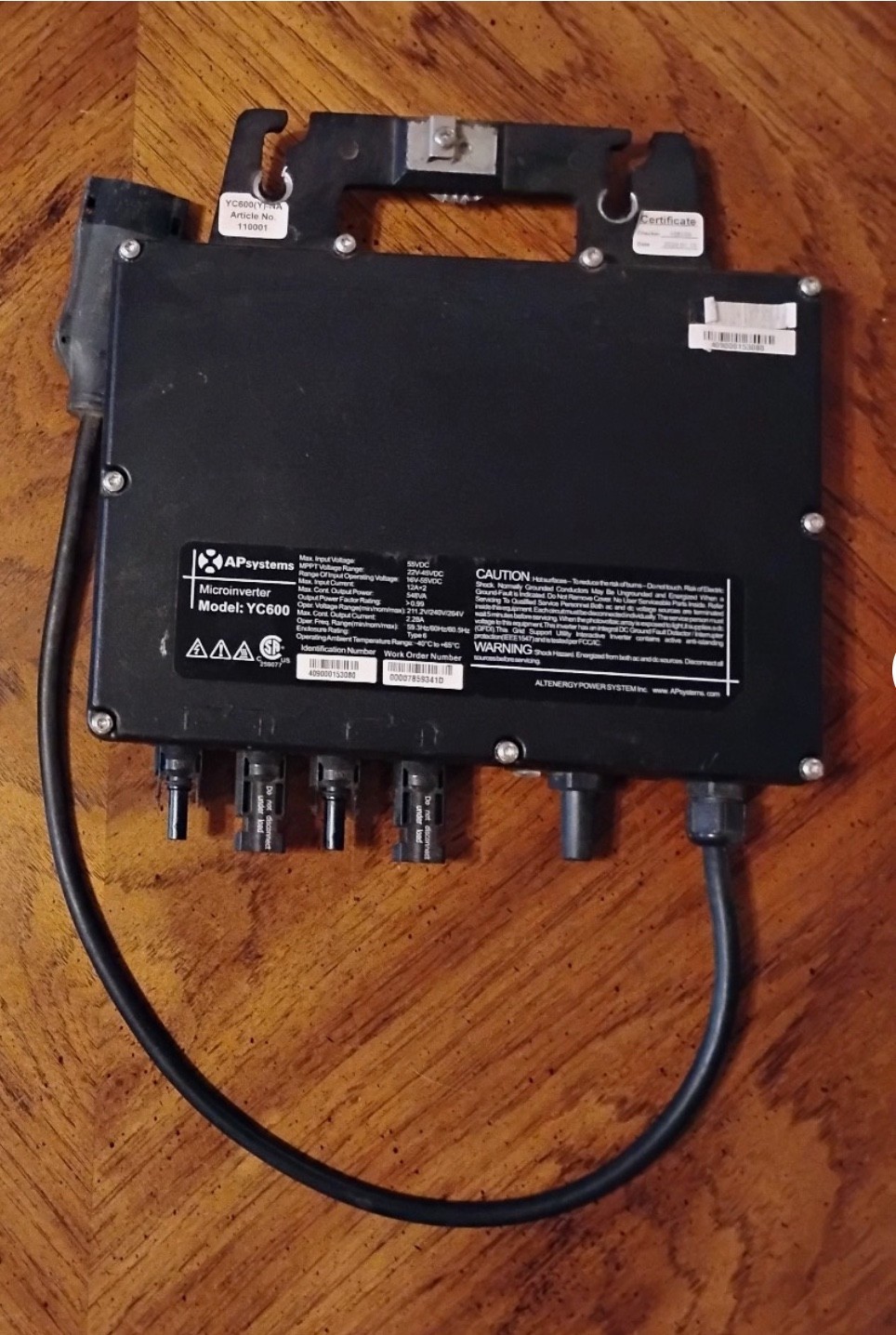 APsystems Microinverter, model YC-600(Y)-NA, for solar panels