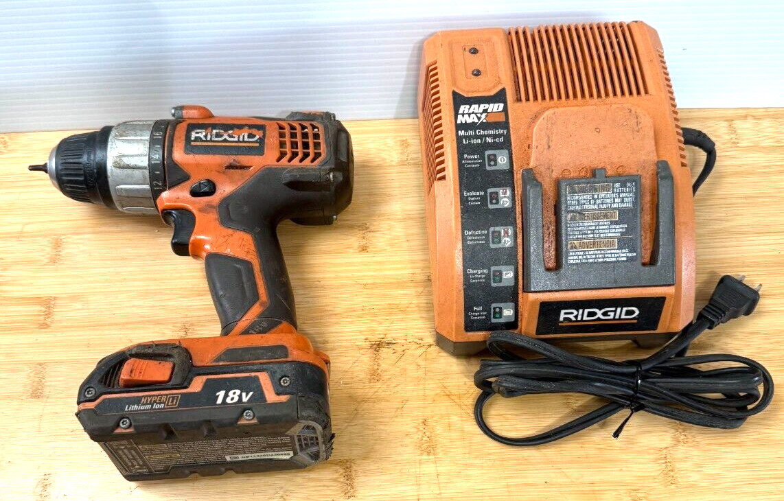 RIDGID R86007 CORDLESS DRILL 1/2 in 18 volt,  BATTERY AND CHARGER Works