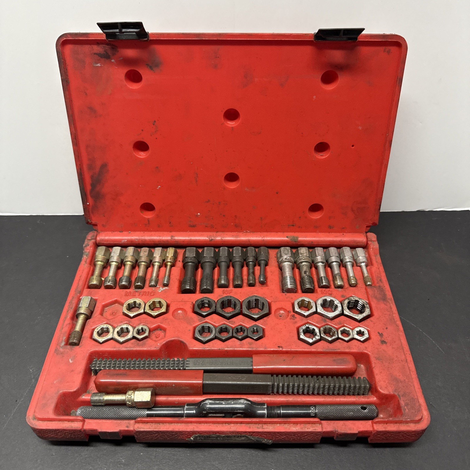 Snap-on RTD42 Fractional Metric Rethreading Tap Die Set USA Tools Kit Pre Owned