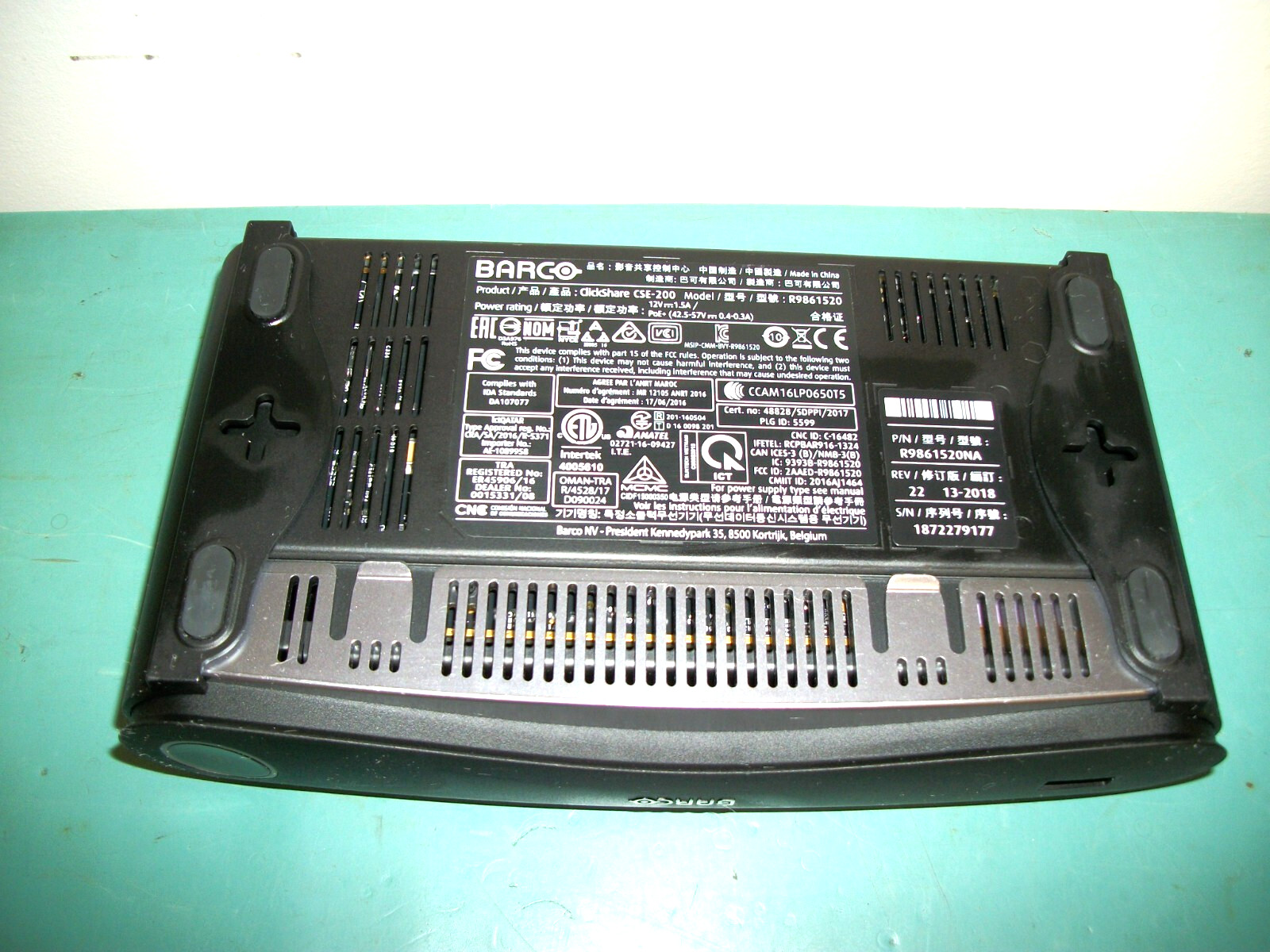BARCO ClickShare CSE-200 Model#R9861520 Presentation Unit w/2 Remote Buttons
